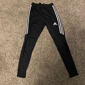 Women’s adidas joggers(xs)